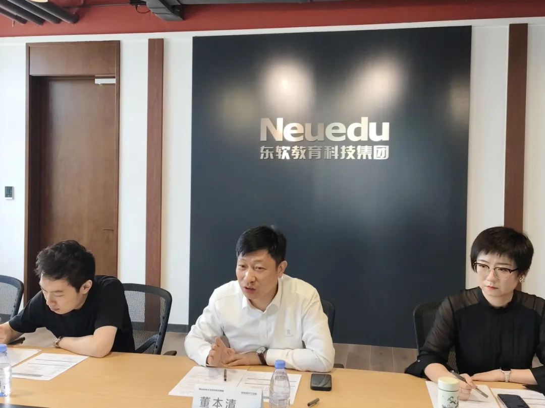 上海行健职业学院一行到访k8凯发教育科技集团参观研讨